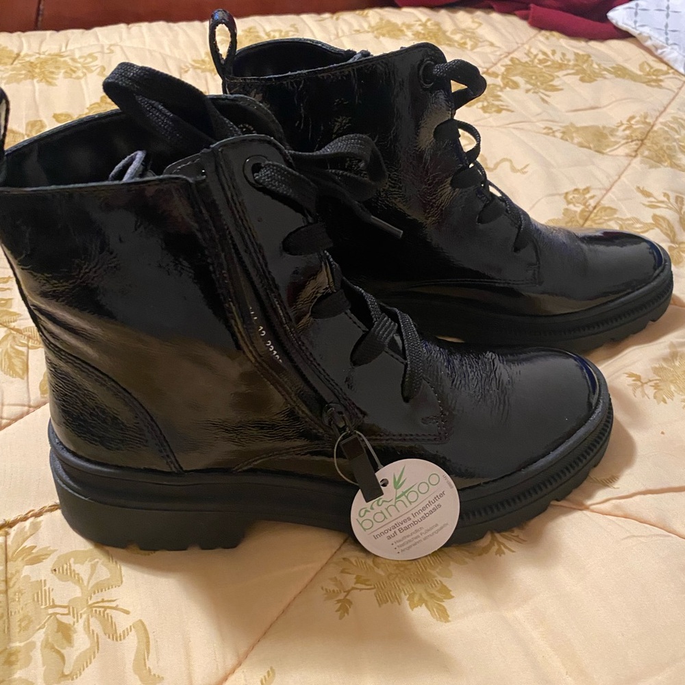 Bamboo Women's Black Ankle Boots